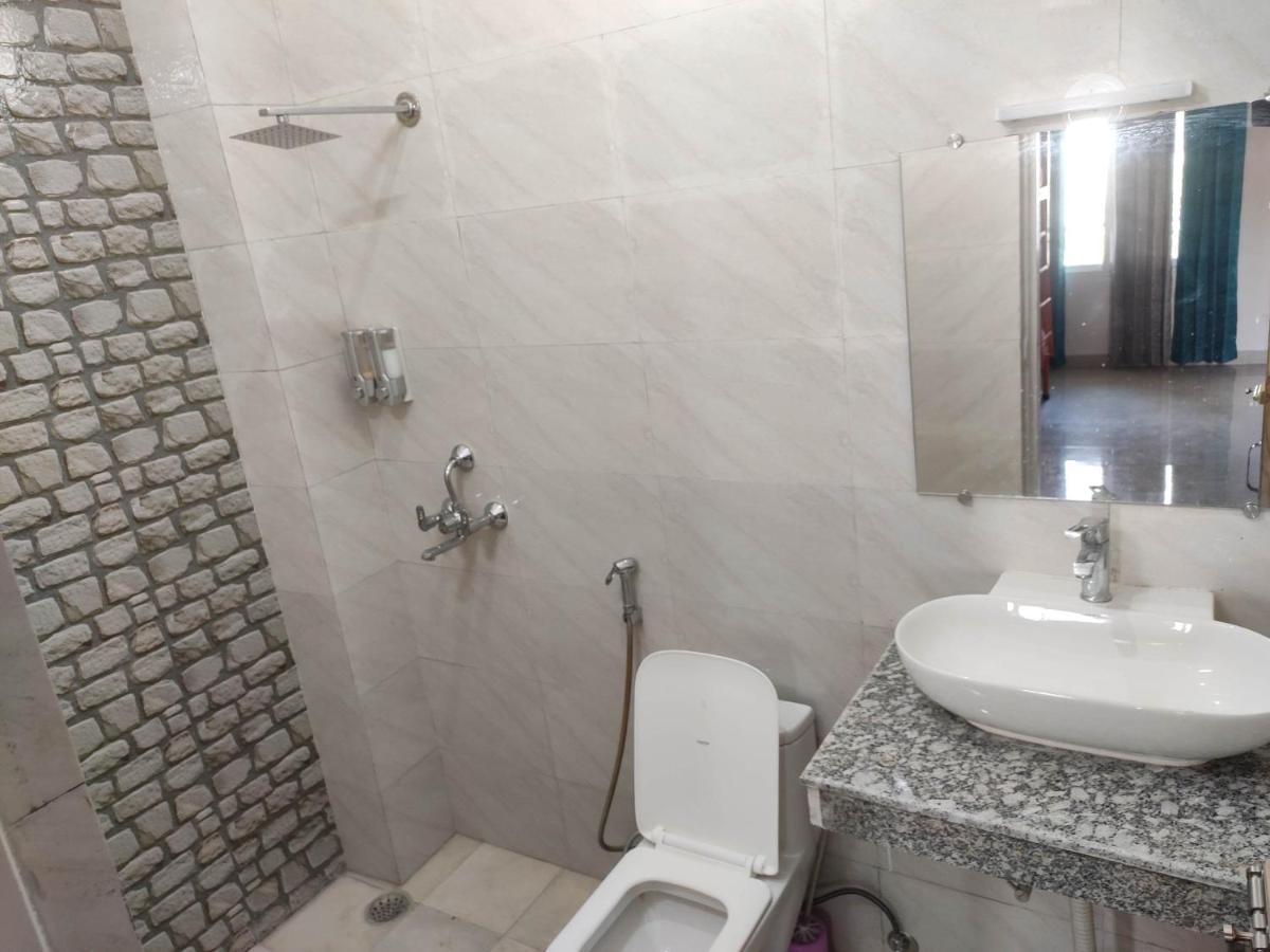 Hill Hoppers Hotel Рішикеш Екстер'єр фото